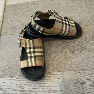 Burberry sandals kids size 34